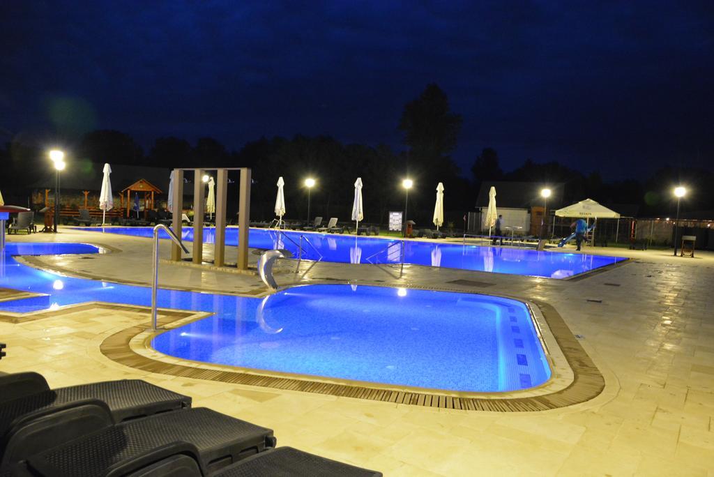 Pension La Taticu Sacalaseni ภายนอก รูปภาพ