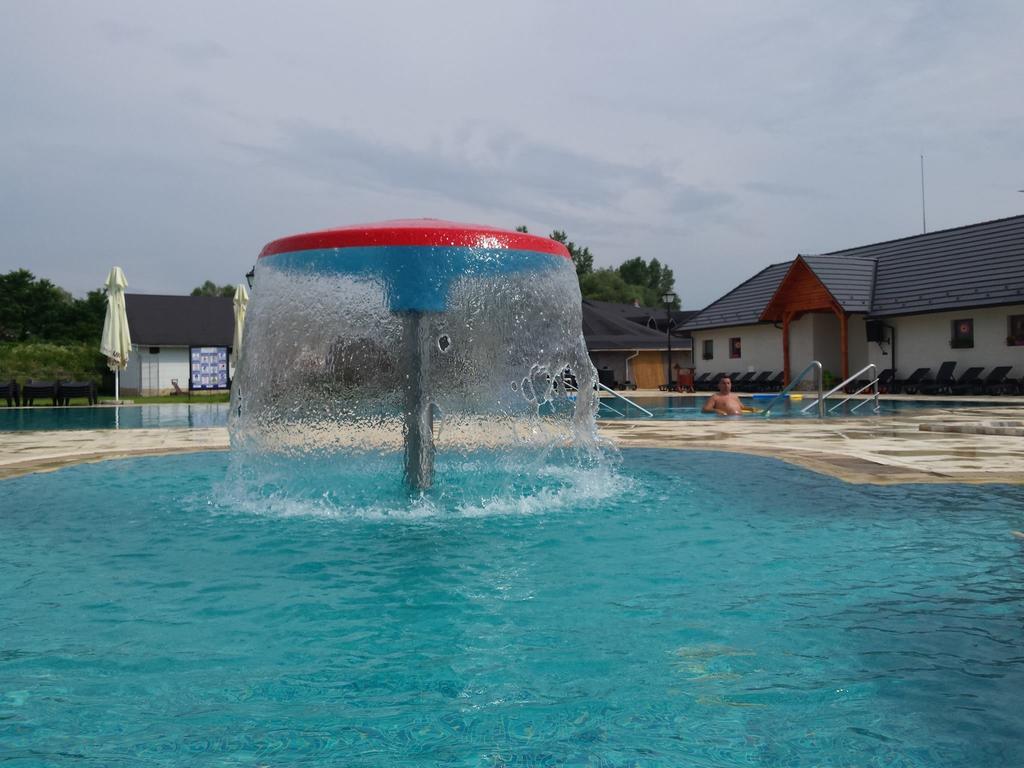 Pension La Taticu Sacalaseni ภายนอก รูปภาพ