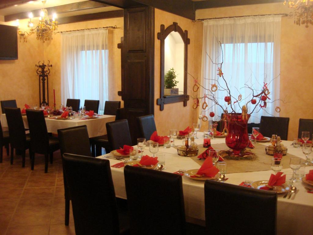 Pension La Taticu Sacalaseni ภายนอก รูปภาพ